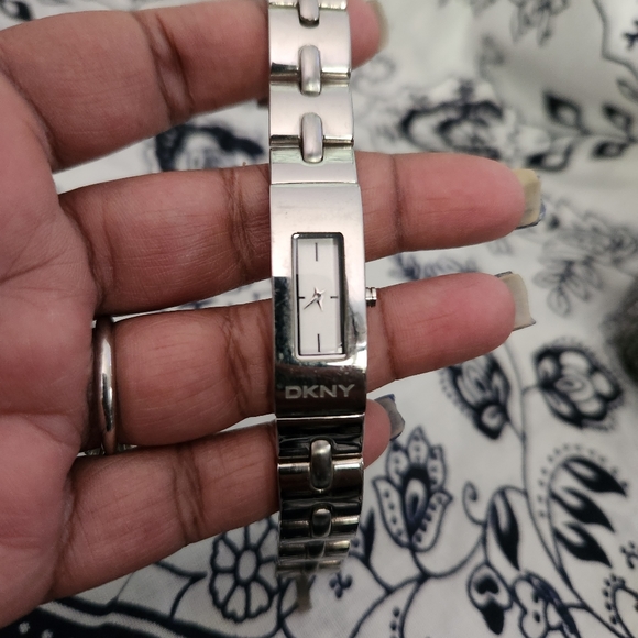 Watch - Picture 2 of 4